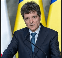 Nicușor Dan a semnat legea care reglementează starea de criză pe piața carburanților